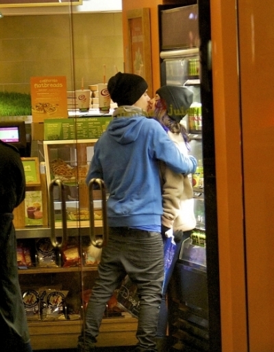 Justin Bieber and Selena Gomez Make Out | Up Against a Fridge!
