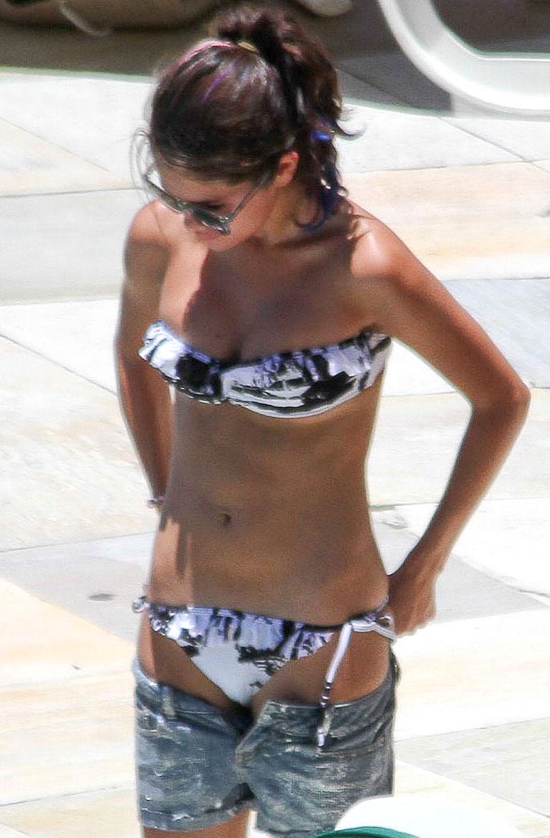 Selena Gomez in Bikini.