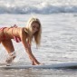 Courtney SURFING