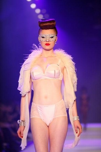Va va va voom, Von Follies lingerie show debuts at LMFF!