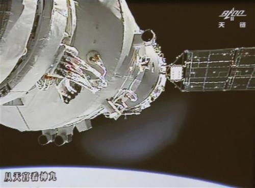 Chinese spacecraft completes successful Manual Docking