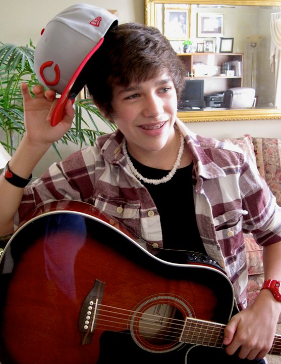 Austin Mahone Makes a Grand Re-entry on Billboard’s Social 50 Chart